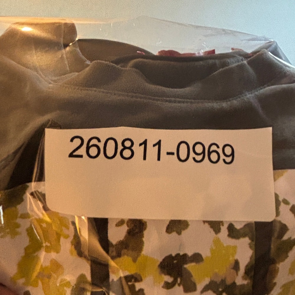 s Oliver T Shirt Mens Medium Olive Green Graphic Tee Let Love Grow Floral Box - Picture 9 of 9